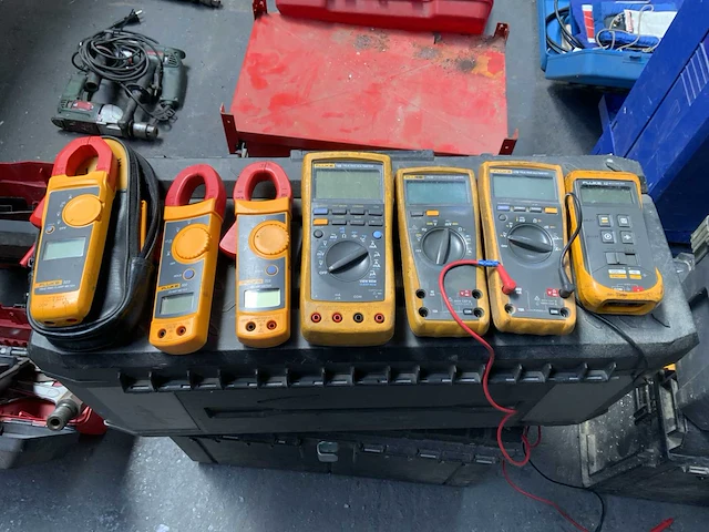 Fluke diverse spanningstesters (7x) - afbeelding 1 van  4