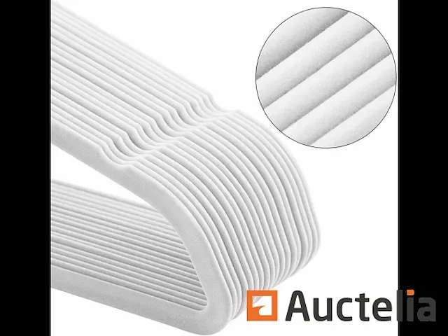 Fluwelen hangers, kavel van 50, antislip - afbeelding 1 van  8
