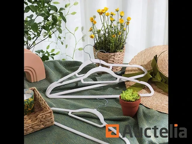 Fluwelen hangers, kavel van 50, antislip - afbeelding 8 van  8