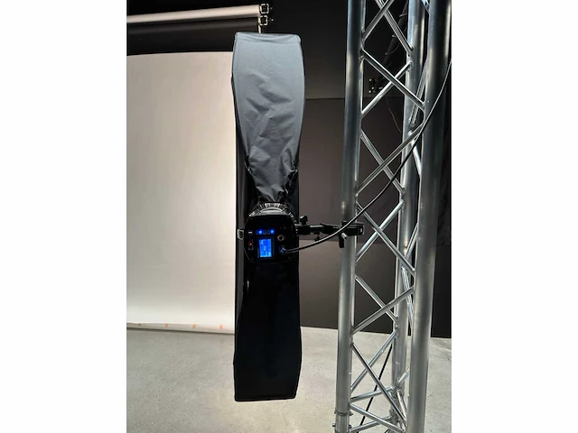 Fomei digital pro x strobe 500 w + statief + softbox smal + afstandsbediening - afbeelding 8 van  15