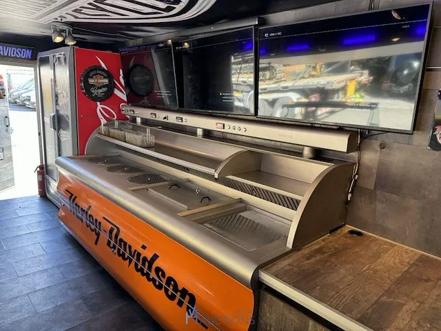 Foodtruck "frituur maxi" - afbeelding 18 van  18