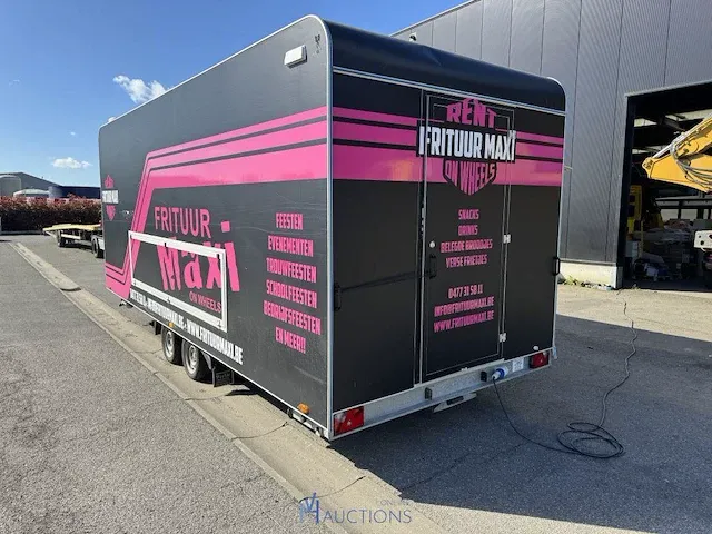 Foodtruck "frituur maxi" - afbeelding 2 van  18