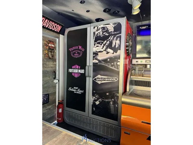 Foodtruck "frituur maxi" - afbeelding 14 van  18