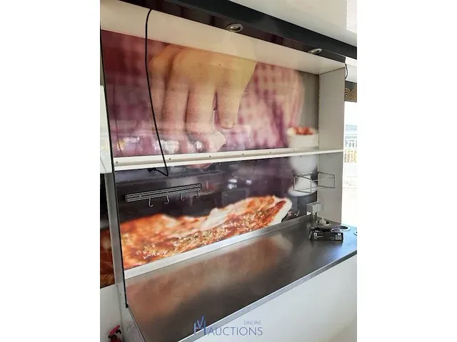 Foodtruck "pizza santa" - afbeelding 12 van  29