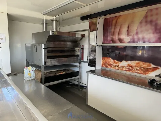 Foodtruck "pizza santa" - afbeelding 24 van  29