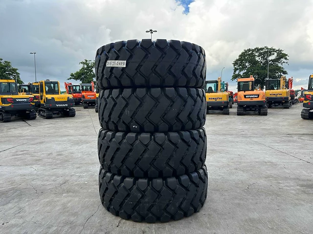 Forcestone - e-3il-3 - shovel banden (4x) - afbeelding 1 van  7