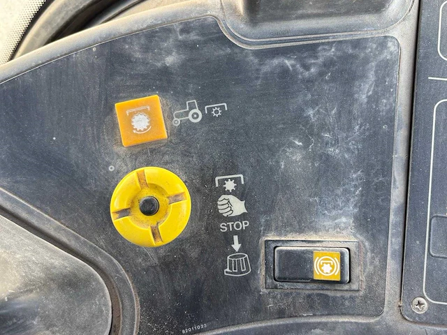 Ford - 1998 - 8360 dt - vierwielaangedreven landbouwtractor - afbeelding 10 van  23