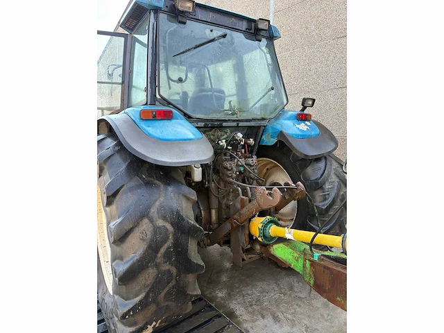 Ford - 1998 - 8360 dt - vierwielaangedreven landbouwtractor - afbeelding 18 van  23