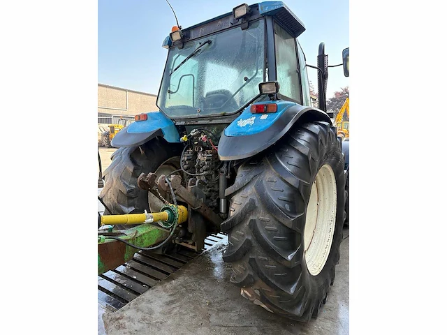 Ford - 1998 - 8360 dt - vierwielaangedreven landbouwtractor - afbeelding 19 van  23