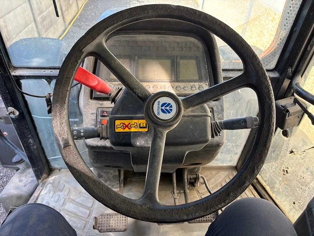 Ford - 1998 - 8360 dt - vierwielaangedreven landbouwtractor - afbeelding 22 van  23