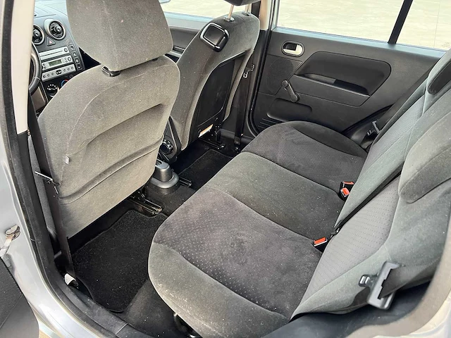 Ford - 2005 - fiesta - personenauto - afbeelding 10 van  23