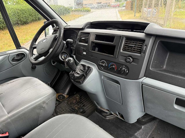 Ford - 2006 - transit - personenauto - afbeelding 17 van  32