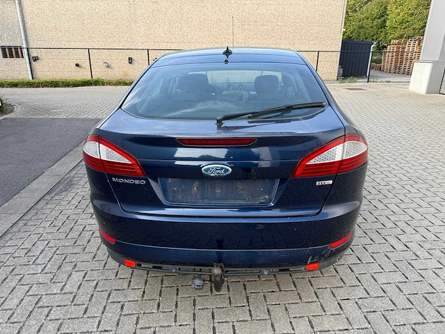 Ford - 2007 - mondeo - personenauto - afbeelding 9 van  32
