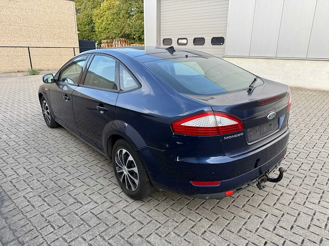 Ford - 2007 - mondeo - personenauto - afbeelding 10 van  32