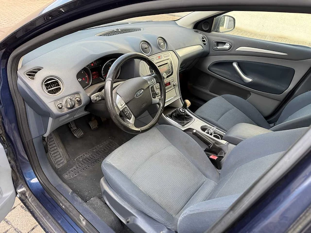 Ford - 2007 - mondeo - personenauto - afbeelding 15 van  32