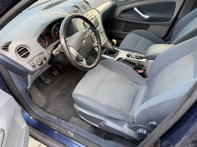 Ford - 2007 - mondeo - personenauto - afbeelding 16 van  32