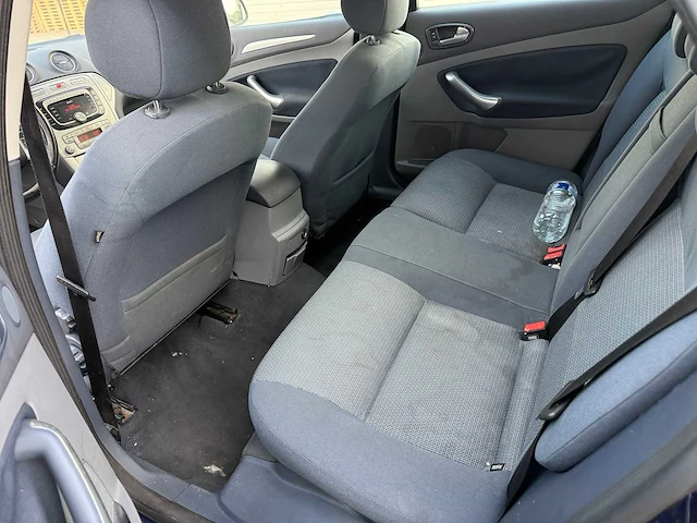 Ford - 2007 - mondeo - personenauto - afbeelding 17 van  32