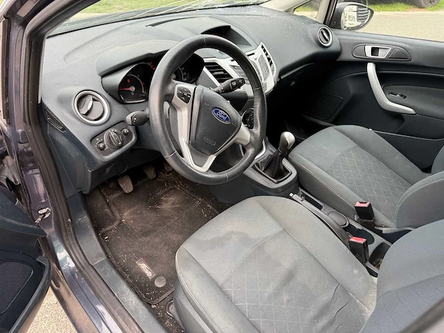 Ford - 2012 - fiesta - personenauto - afbeelding 13 van  26