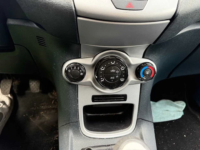 Ford - 2012 - fiesta - personenauto - afbeelding 18 van  26