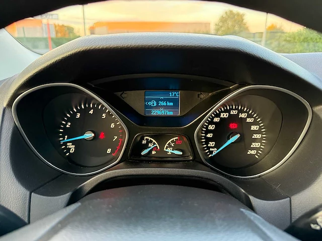 Ford - 2013 - focus - personenauto - afbeelding 18 van  27