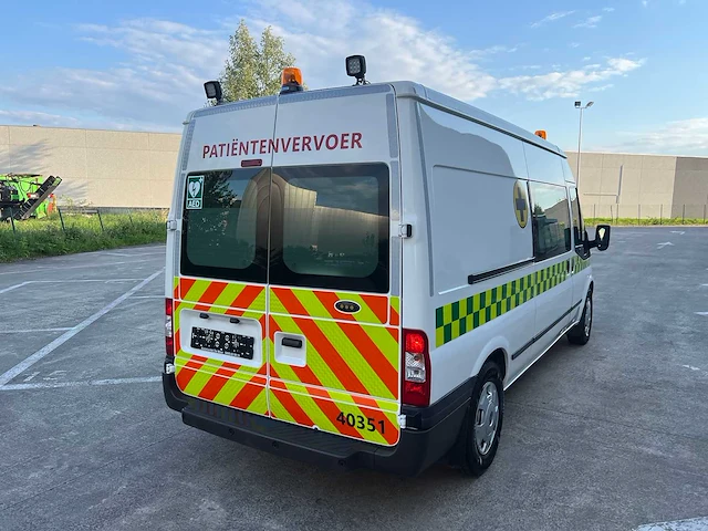 Ford - 2014 - transit - ambulance - personenauto - afbeelding 2 van  37