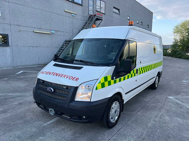 Ford - 2014 - transit - ambulance - personenauto - afbeelding 32 van  37