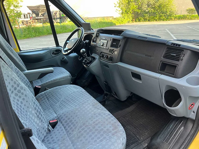 Ford - 2014 - transit - ambulance - personenauto - afbeelding 17 van  37