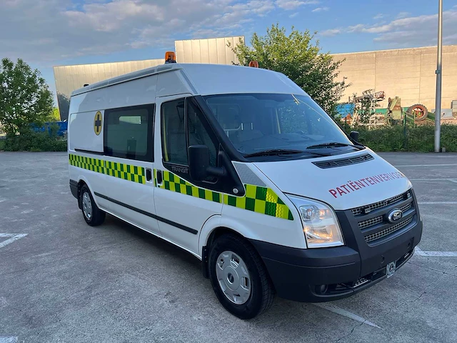 Ford - 2014 - transit - ambulance - personenauto - afbeelding 35 van  37