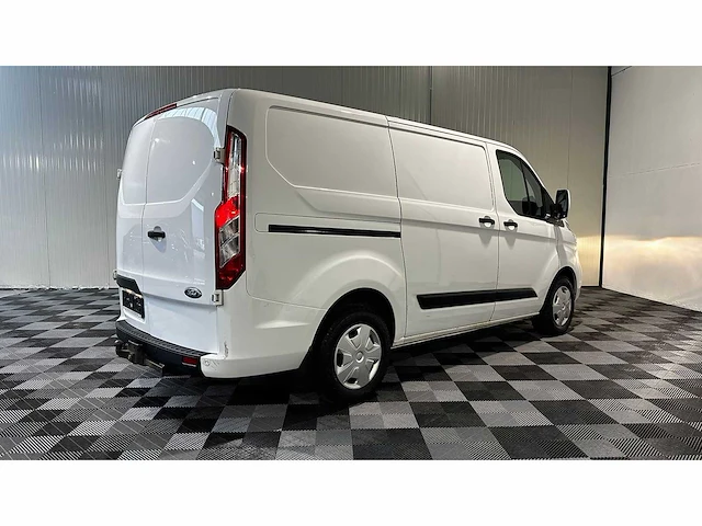 Ford - 2019 - transit custom - personenauto - afbeelding 23 van  36