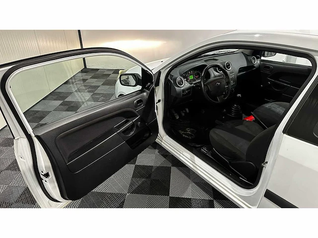 Ford - fiesta - 1.4 tdci - personenauto - afbeelding 6 van  31