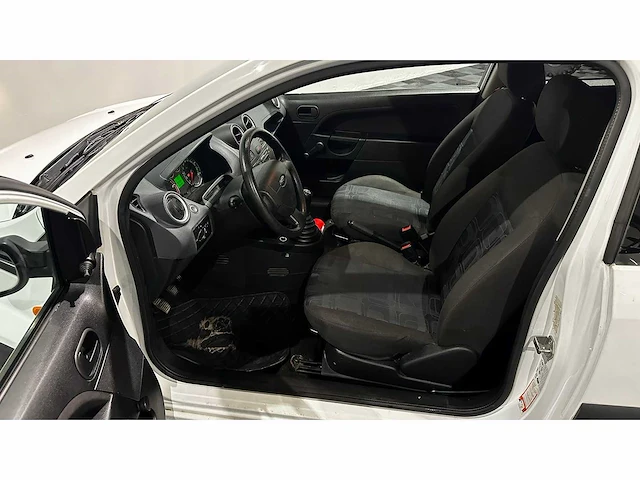 Ford - fiesta - 1.4 tdci - personenauto - afbeelding 7 van  31