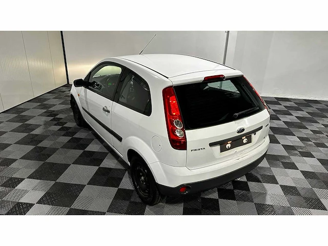 Ford - fiesta - 1.4 tdci - personenauto - afbeelding 11 van  31