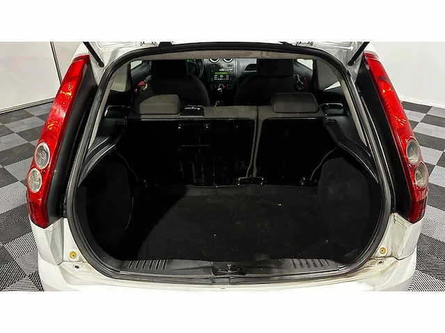 Ford - fiesta - 1.4 tdci - personenauto - afbeelding 13 van  31