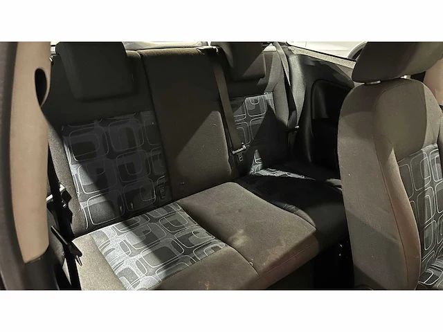 Ford - fiesta - 1.4 tdci - personenauto - afbeelding 16 van  31