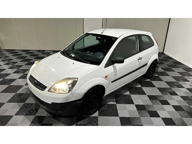 Ford - fiesta - 1.4 tdci - personenauto - afbeelding 19 van  31