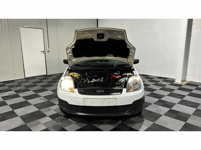 Ford - fiesta - 1.4 tdci - personenauto - afbeelding 28 van  31