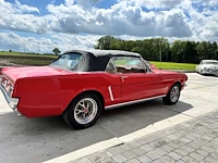 Ford - mustang cabrio - oldtimer - afbeelding 4 van  61