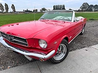 Ford - mustang cabrio - oldtimer - afbeelding 21 van  61