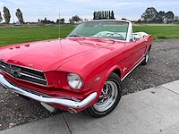 Ford - mustang cabrio - oldtimer - afbeelding 22 van  61