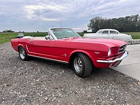 Ford - mustang cabrio - oldtimer - afbeelding 38 van  61