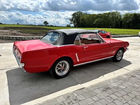 Ford - mustang cabrio - oldtimer - afbeelding 2 van  61