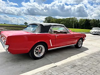 Ford - mustang cabrio - oldtimer - afbeelding 4 van  61