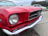 Ford - mustang cabrio - oldtimer - afbeelding 27 van  61