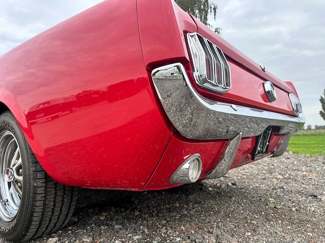 Ford - mustang cabrio - oldtimer - afbeelding 44 van  61