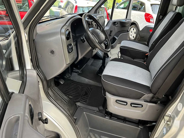 Ford - transit - van - afbeelding 14 van  24