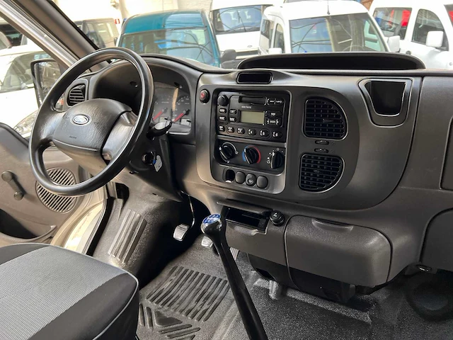 Ford - transit - van - afbeelding 16 van  24