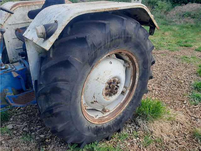Ford 2000 oldtimer tractoren - afbeelding 9 van  12