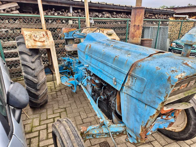 Ford 3000 oldtimer tractor - afbeelding 7 van  12