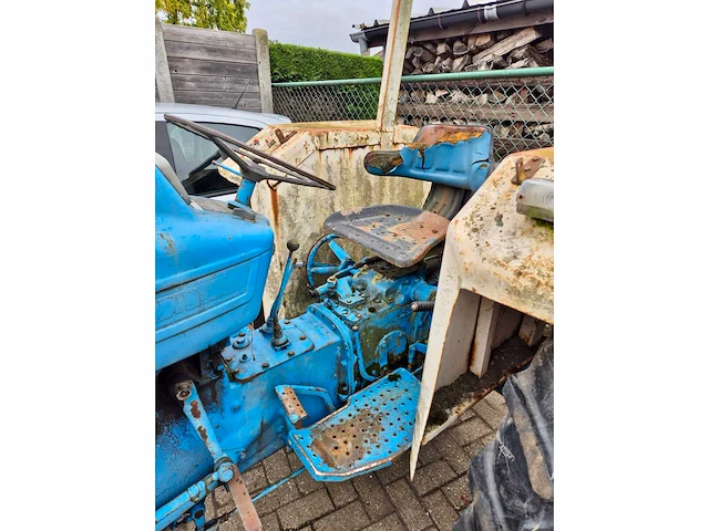 Ford 3000 oldtimer tractor - afbeelding 11 van  12