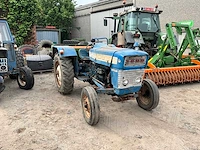 Ford 3000 tweewielaangedreven landbouwtractor oldtimer - afbeelding 12 van  17